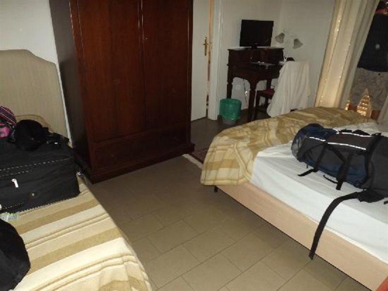 Tk Hotel - Ex Ares San Giovanni La Punta Bagian luar foto
