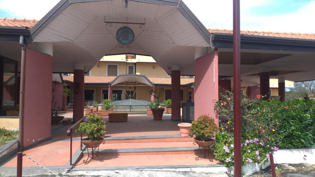 Tk Hotel - Ex Ares San Giovanni La Punta Bagian luar foto
