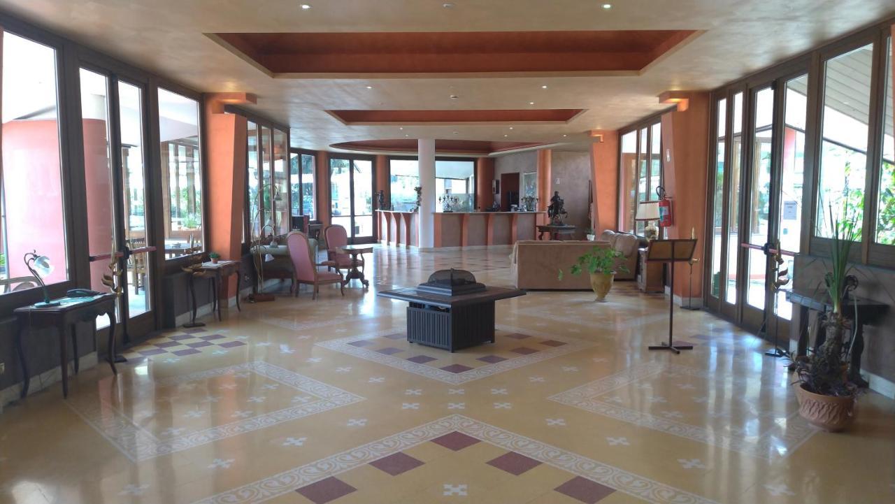 Tk Hotel - Ex Ares San Giovanni La Punta Bagian luar foto