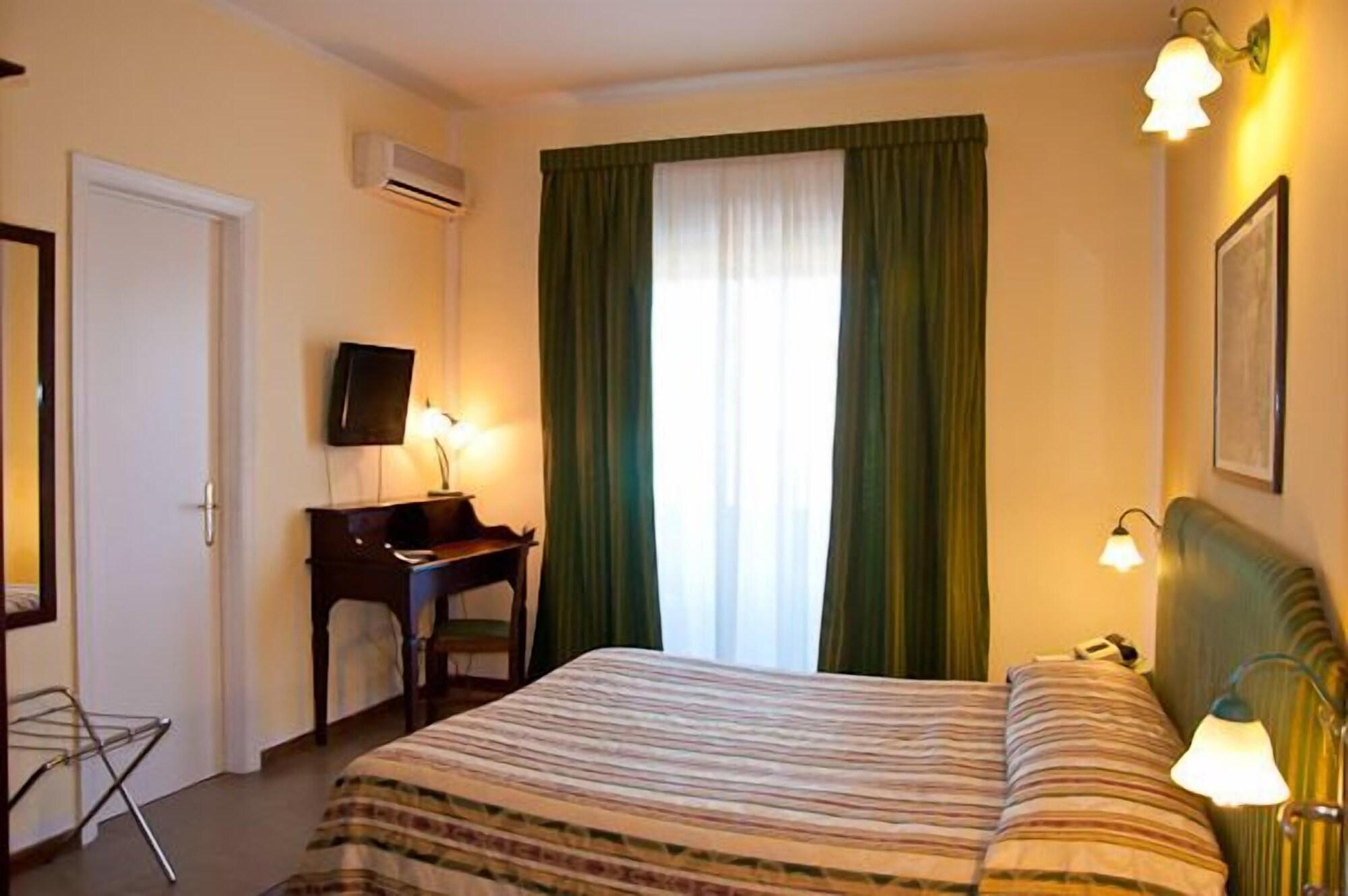 Tk Hotel - Ex Ares San Giovanni La Punta Bagian luar foto