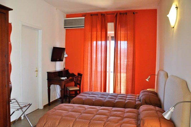 Tk Hotel - Ex Ares San Giovanni La Punta Bagian luar foto
